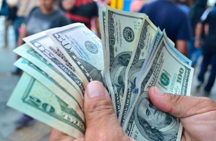 El dólar subió cinco centavos; este jueves era vendido a $64.45