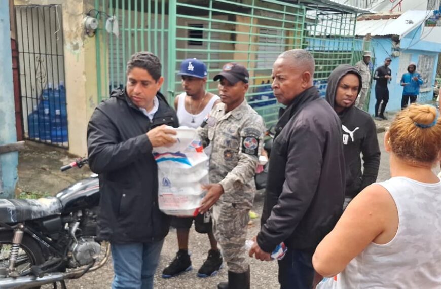 DASAC brinda asistencia alimentaria a familias afectadas por lluvias en Puerto Plata