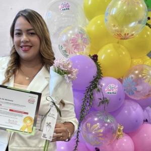 Gana premio en SD Keidy Peña, comunicadora y activista social