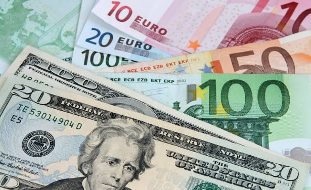 Dólar sube 52 centavos y euro registra baja; se venden a RD$59.68 y RD$69.46