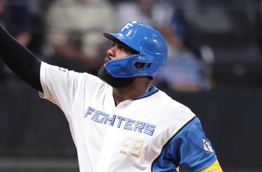 Franmil Reyes lidera victoria de su equipo en Japón