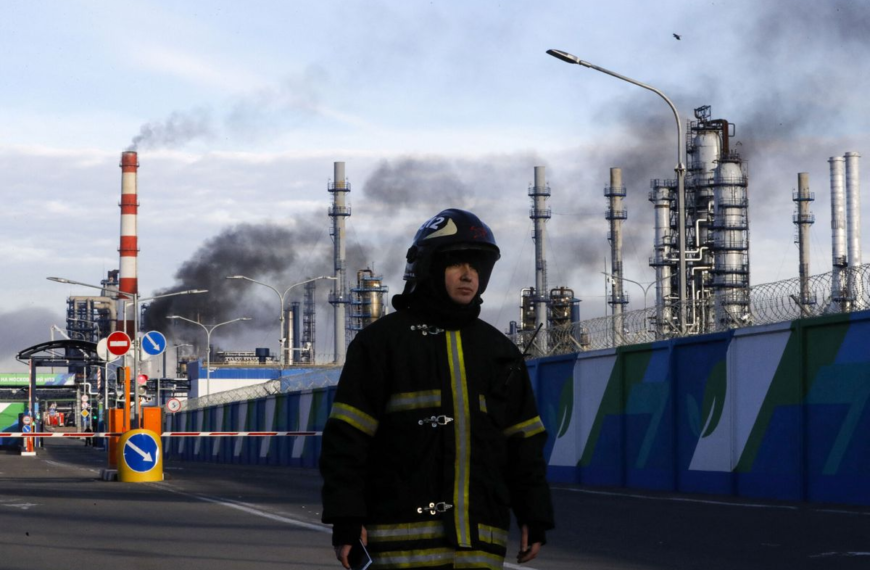 Rusia prohíbe exportaciones de diésel tras ataques contra refinerías